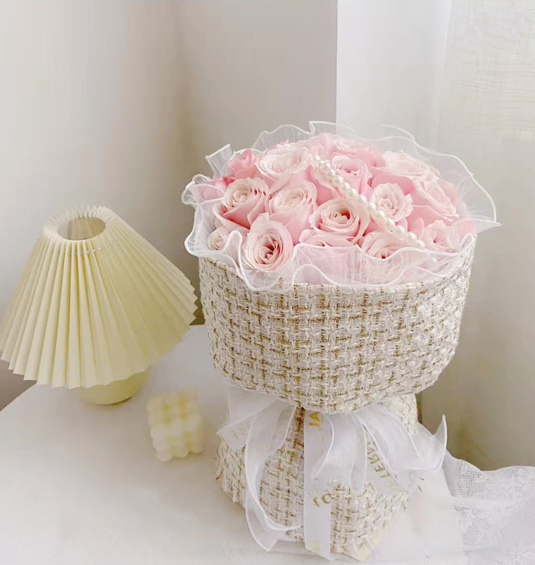 Rose with Clear Gift Box And Light, Led Soap Flower Bouquet Valentines Day Gifts Business Gifts Christmas Gift Set Bridesmaids Gifts Boyfriend Gift Mother's Day