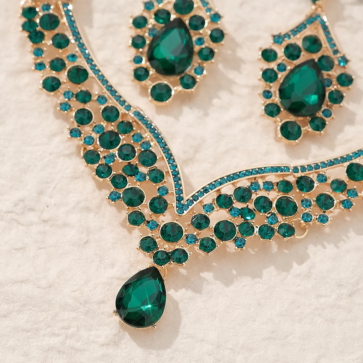 Baroque Vintage Green Crystal Heart Bridal Jewelry Sets Rhinestone Tiaras Crown Stud Earrings Necklace Wedding Dubai Jewelry Set