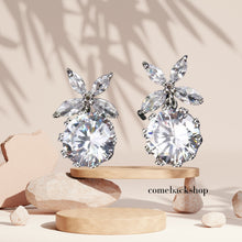 Load image into Gallery viewer, Butterfly Stud Earrings -Pave Butterfly Earrings for Women ，Good Gift for Sister, Lover