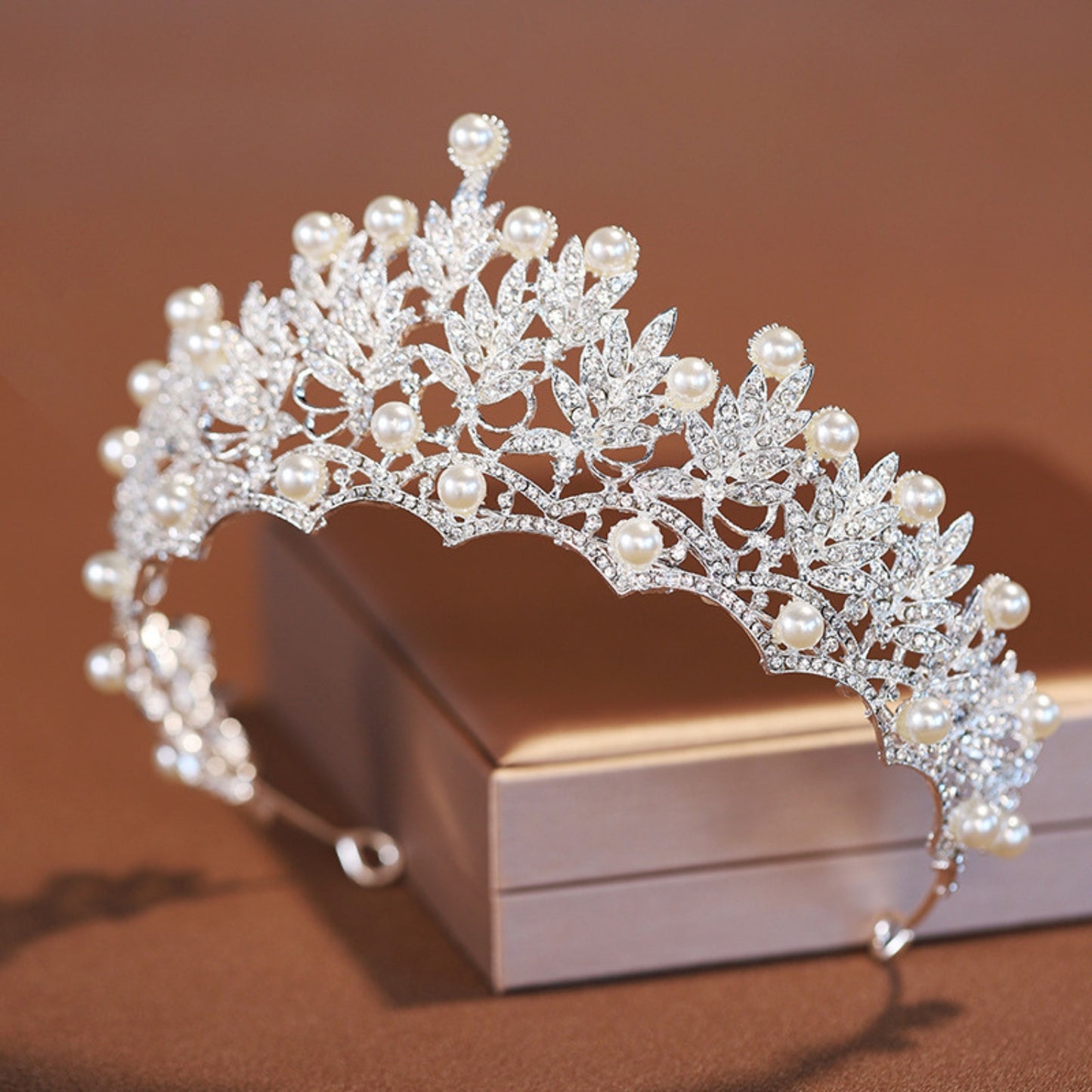 Tiaras and Crowns for Women Crystal Pearl Queen Crown Wedding Tiara for Bride, Princess Crown Pageant Prom Birthday Headband