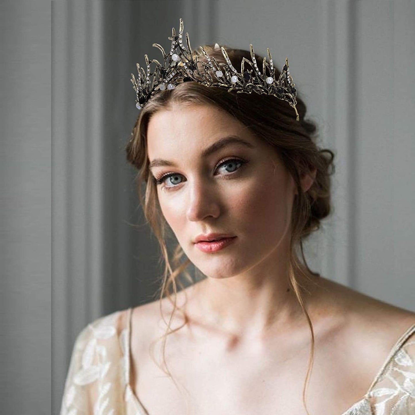 Tiaras Princess Vintage with Pearl, Girls Adult Bridal Hair Accessories Gifts for Christmas Halloween Costume, Birthday Party, Wedding