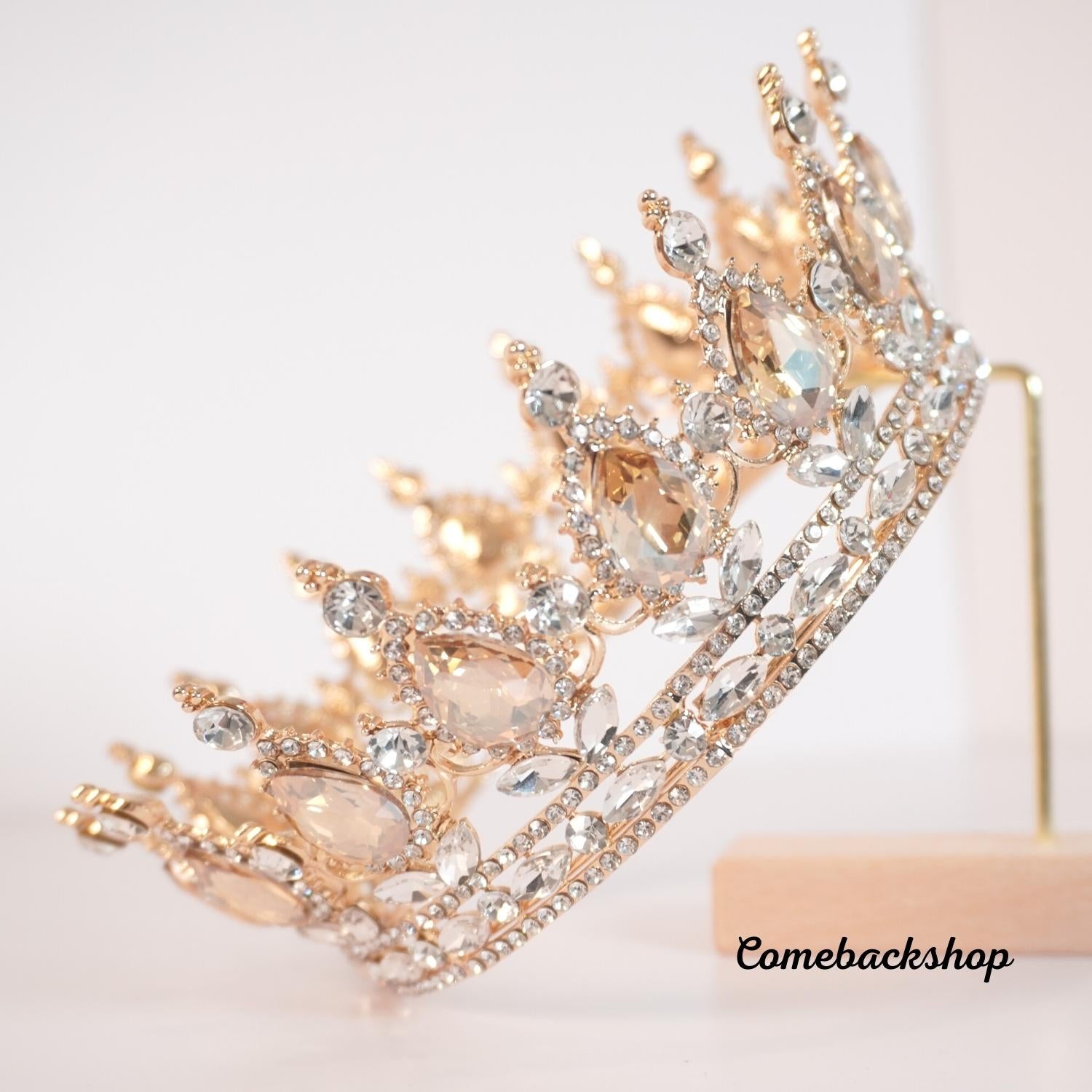 Elegance Queen Crown Design Shower Curtain Set - 4 Pcs