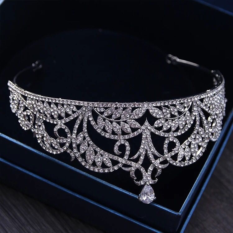 Tiara Crown Jewelry Gift for Women Girls,Headband Headpiece Silver Crystal Rhinestone Diadem Princess Birthday Yallff Crown with Comb, Swarovski