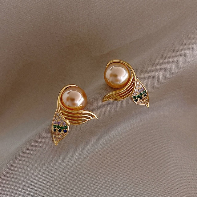 New Cute Animal Stud Earrings for Women Temperament Horse Kitten Owl Pearl Rhinestone Earring Girls Birthday Party Jewelry
