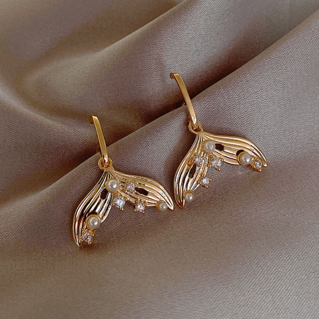 New Cute Animal Stud Earrings for Women Temperament Horse Kitten Owl Pearl Rhinestone Earring Girls Birthday Party Jewelry