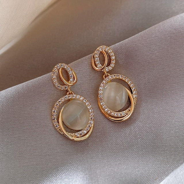 New Cute Animal Stud Earrings for Women Temperament Horse Kitten Owl Pearl Rhinestone Earring Girls Birthday Party Jewelry