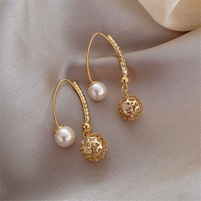 New Cute Animal Stud Earrings for Women Temperament Horse Kitten Owl Pearl Rhinestone Earring Girls Birthday Party Jewelry